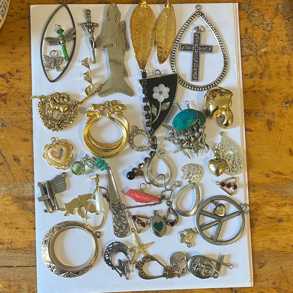 055 Crafters dream lot vintage jewelry pieces for projects